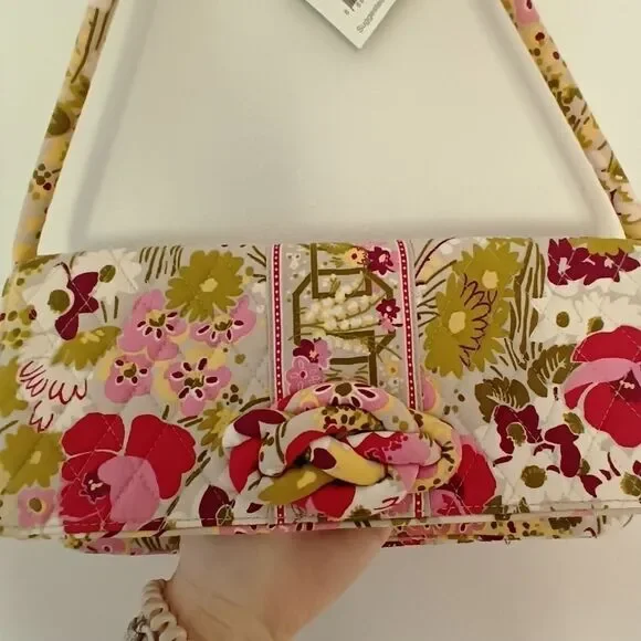 Vera Bradley Knot Just A Clutch - Picture 2 of 10